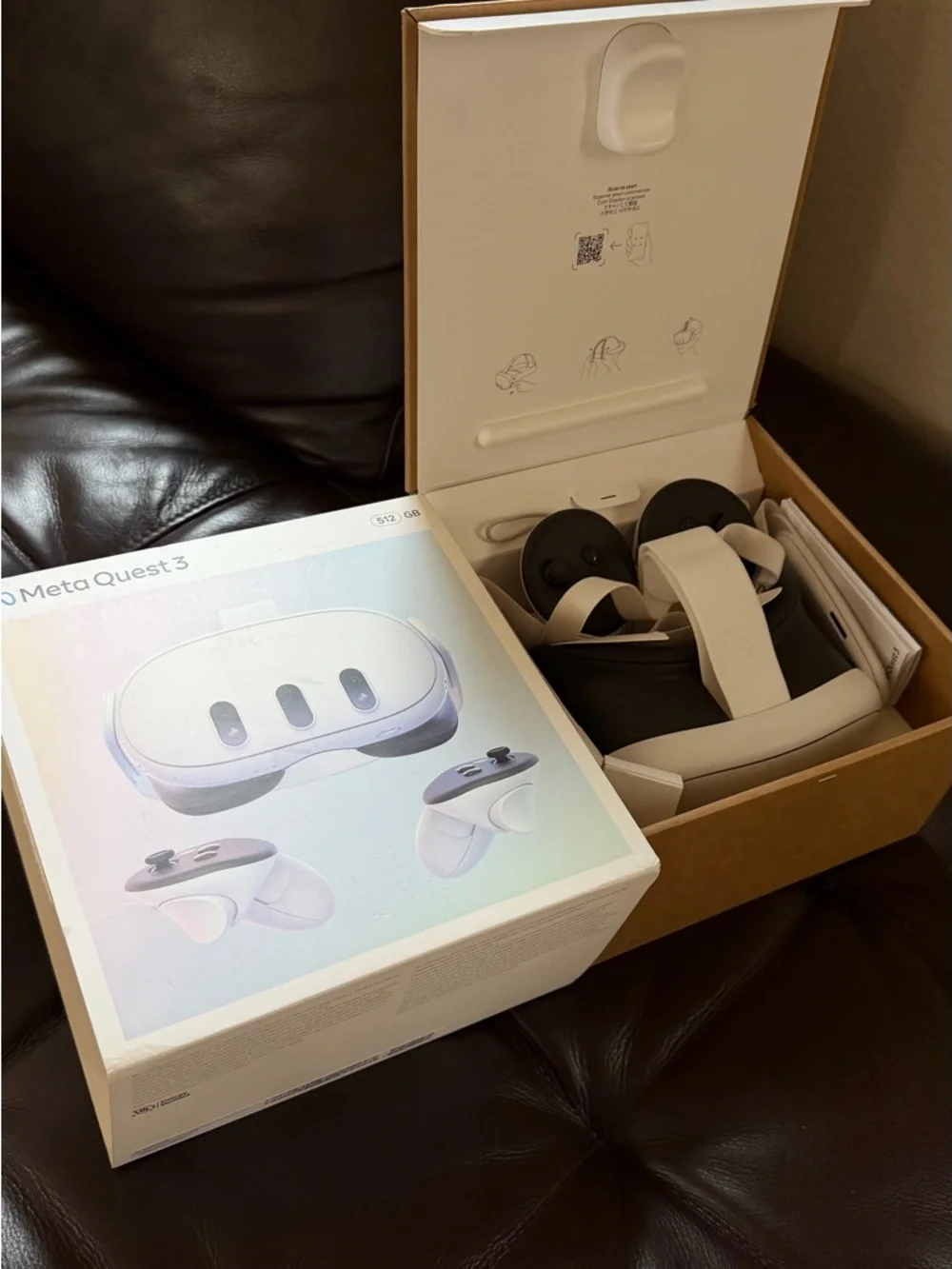 Meta Quest 3 White VR Headset with White Controllers and Accessories 512GB - Picture 6 of 9